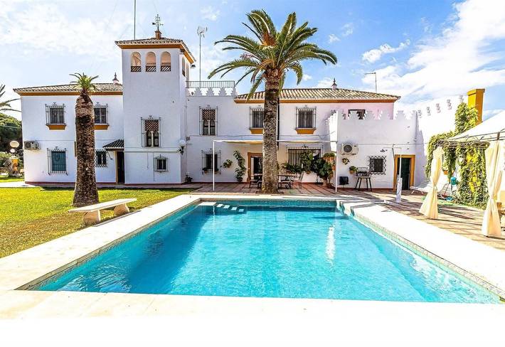 Casa rural para 14 personas, con Jardín en Marchena