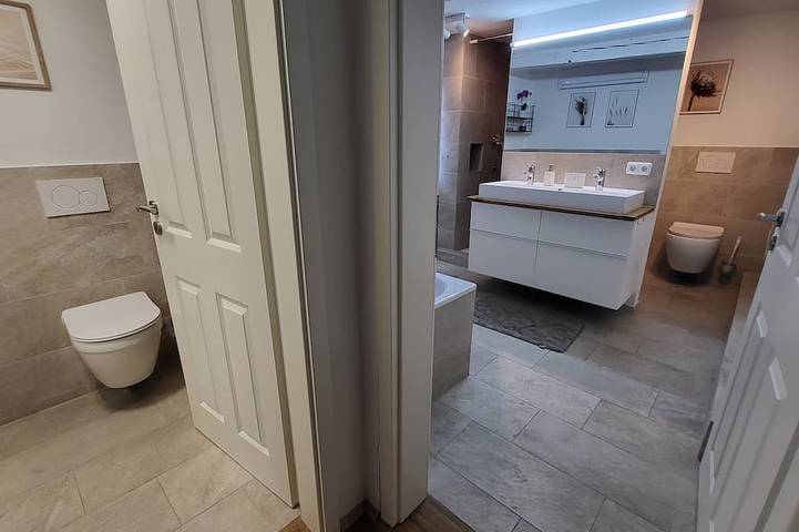 Ganze Wohnung, Pension Kostera 1. Og | 7 Einzelbetten & Parkplatz in Babenhausen, Südhessen