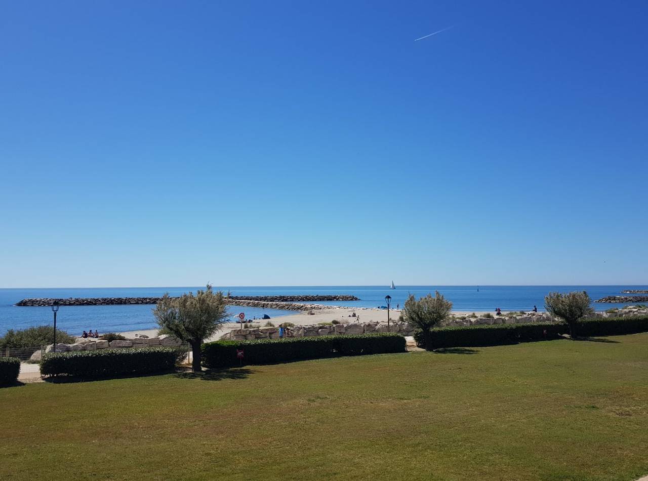Appartement entier, Appartement 2-4 pers. les pieds dans l’eau, balcon et parking in Saintes-Maries-de-la-Mer, Région d'Arles