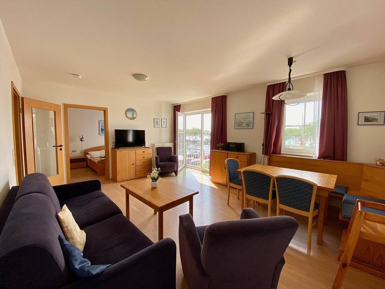 Ganze Wohnung, Komfortable Ferienwohnung mit Hafen- und Ostseeblick in Orth in Westfehmarn, Fehmarn