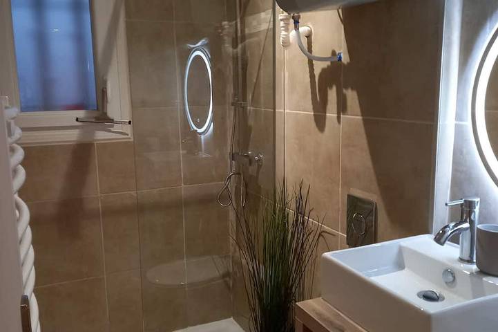 Gîte pour 4 personnes dans Plage des Sablettes - 3