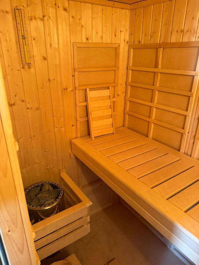 Gîte pour 6 personnes, avec vue ainsi que sauna et terrasse à Waldbillig