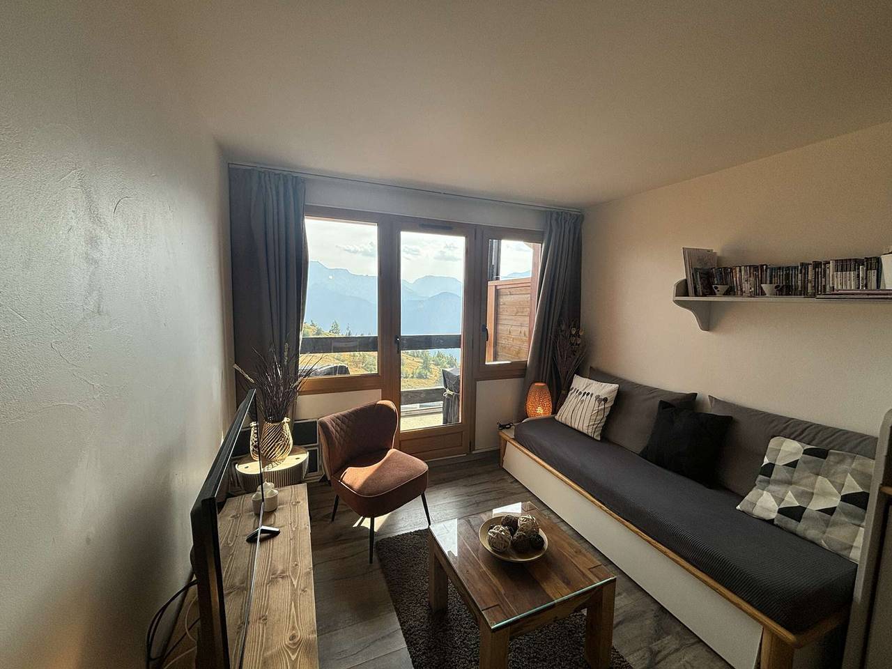 Ganze Wohnung, Gemütliche 2-Zimmer-Wohnung für 4 Personen mit Südbalkon und Parkplatz in L'Alpe d'Huez in Huez, Nationalpark Écrins