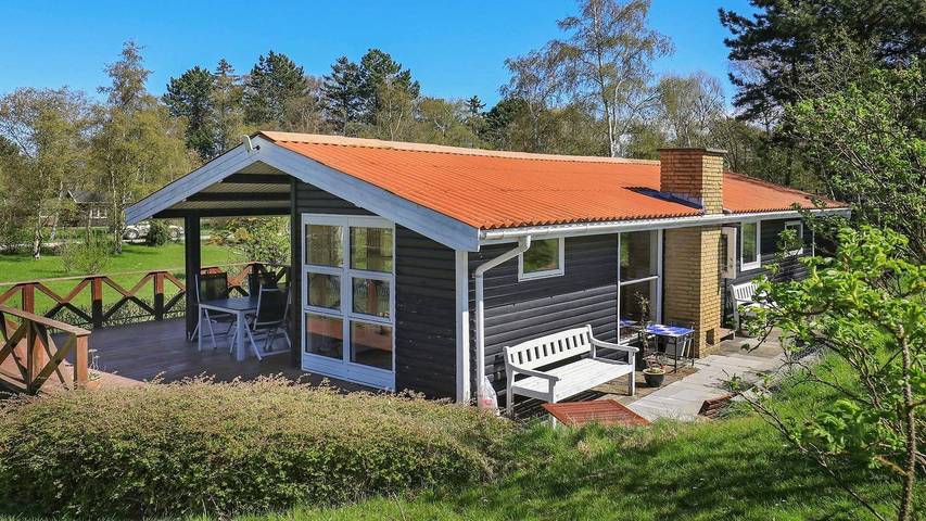Feriehus for 5 personer, med terrasse i Møn