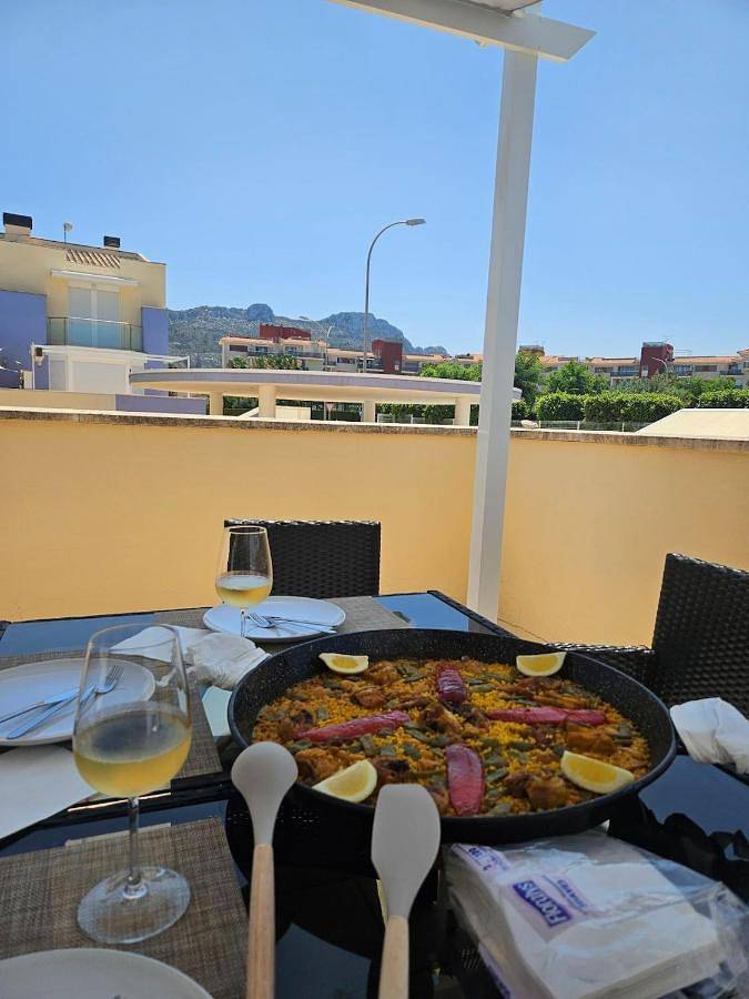 Casa de vacaciones para 8 personas, con piscina y vistas además de jardín y piscina para niños - 1