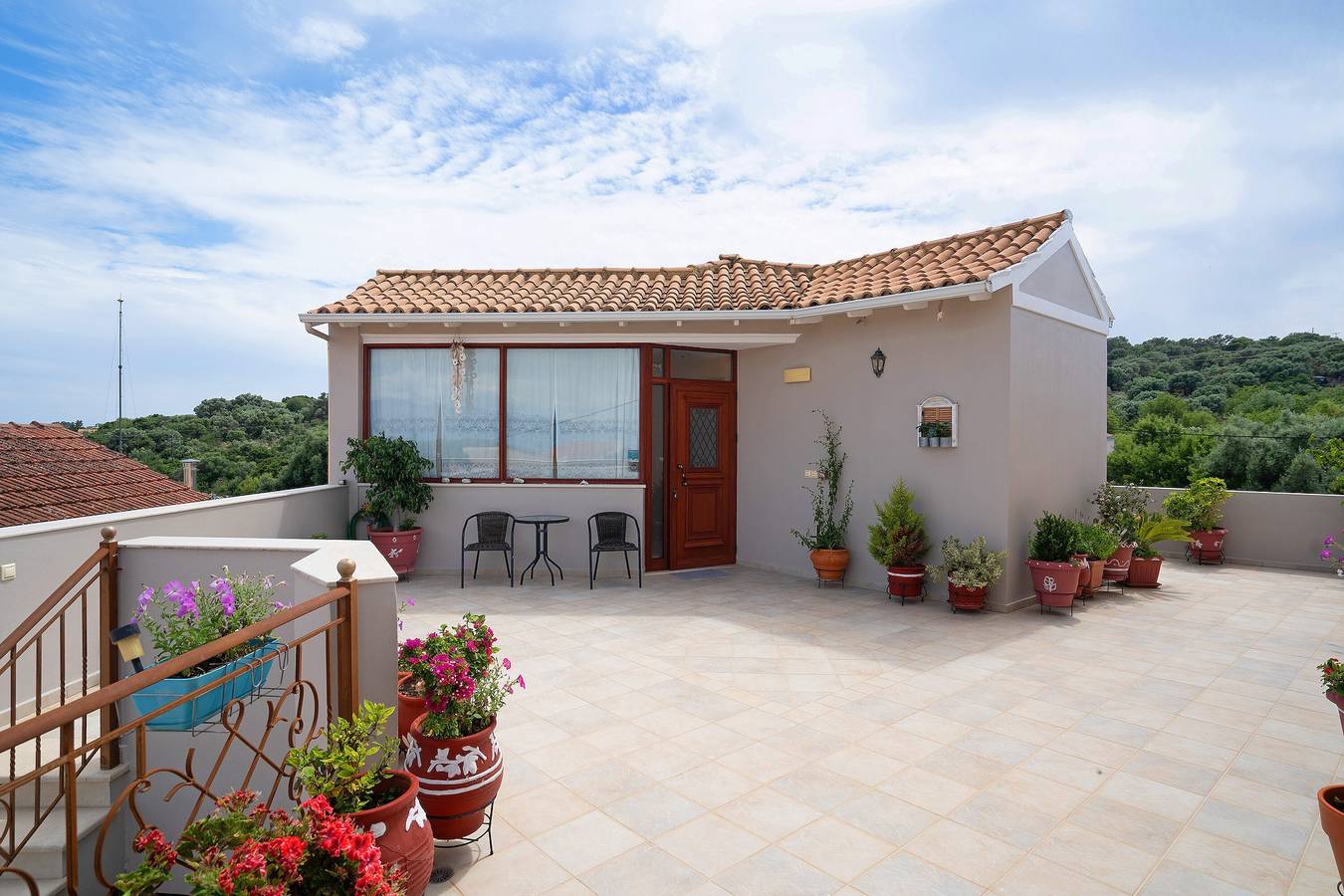 Entire apartment, "Lakis Apartment" with Sea View, Garden, Terrace & Wi-Fi in Spartochori, Greece