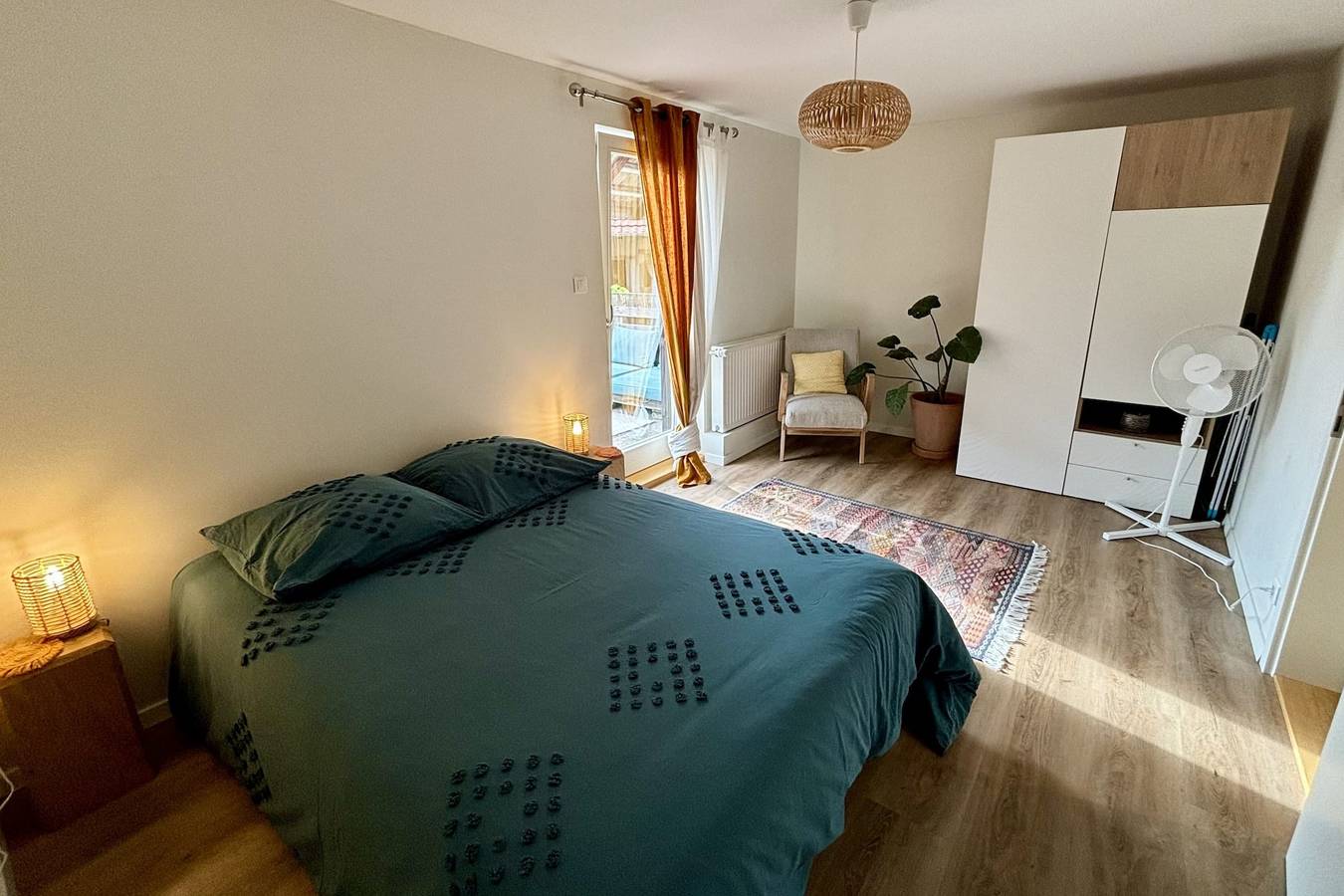 Ganze Wohnung, Ferienwohnung für 6 Personen mit Balkon in Mittelhausbergen, Region Straßburg
