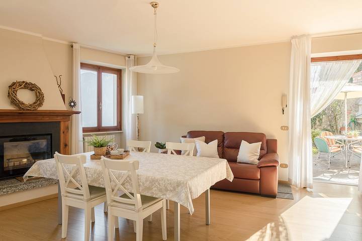 Ferienwohnung für 4 Personen, mit Seeblick und Terrasse in Tignale - 2