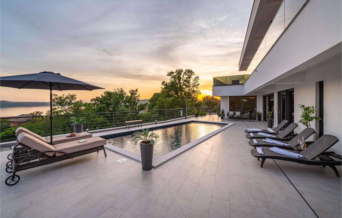 Villa Royal Hill with pool in Maslenica, Zadar