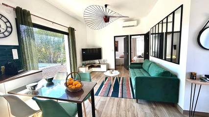 Location de vacances pour 5 personnes, avec piscine ainsi que jardin et vue, adapté aux familles à Pianottoli-Caldarello