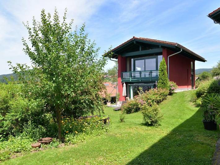 Chalet für 4 Personen, mit Balkon und Terrasse sowie Garten und Sauna in Viechtach