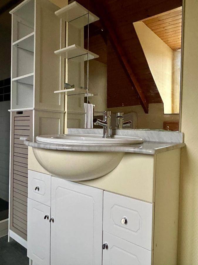 Gîte pour 3 personnes, avec jardin ainsi que vue et terrasse, animaux acceptés dans Plage du Palus - 3