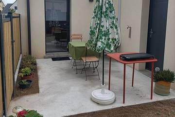 Gîte pour 2 personnes, avec jardin et terrasse à Hillion