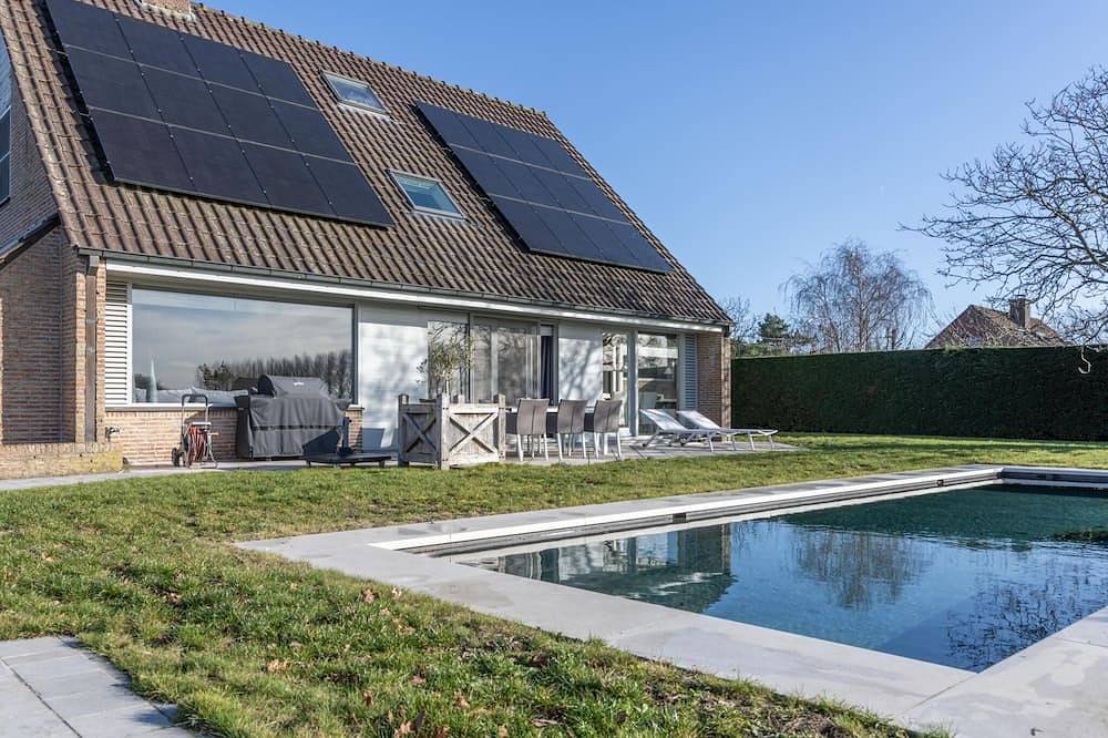 Freistehende Landvilla mit Pool in Sint-Laureins, Ostflandern