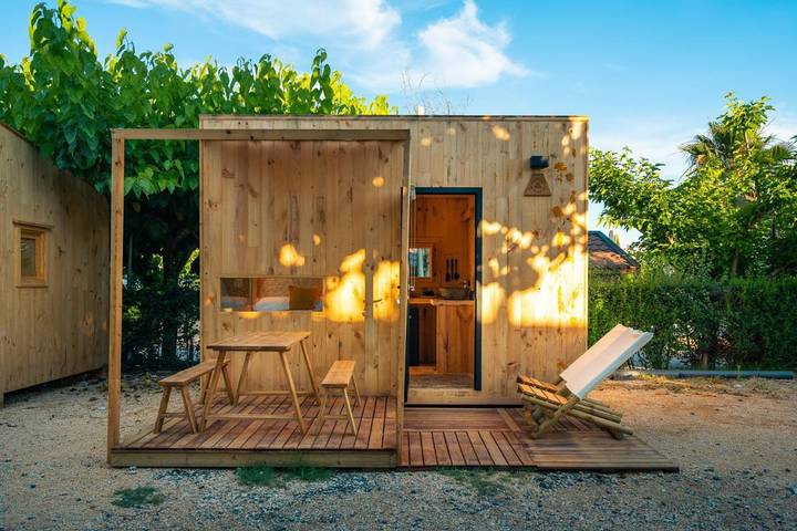 Camping für 2 Personen, mit Terrasse und Garten sowie Kinderpool und Pool in Benidorm