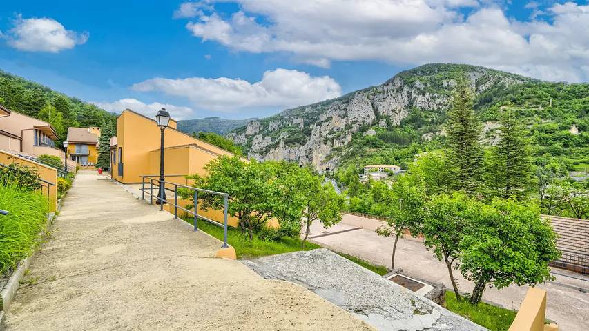 Appartement de vacances pour 6 personnes, avec Terrasse et Piscine