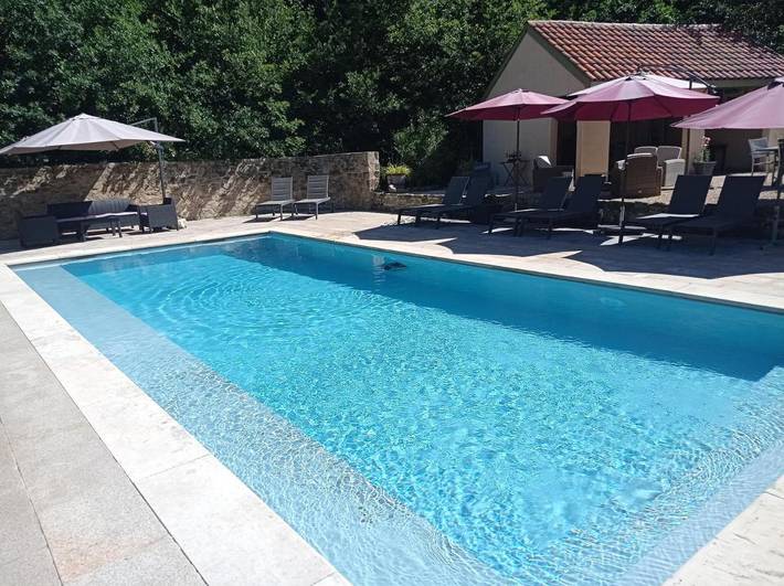 Location de vacances pour 2 personnes, avec piscine et vue sur le lac ainsi que jardin et vue dans Sousceyrac-en-Quercy - 2