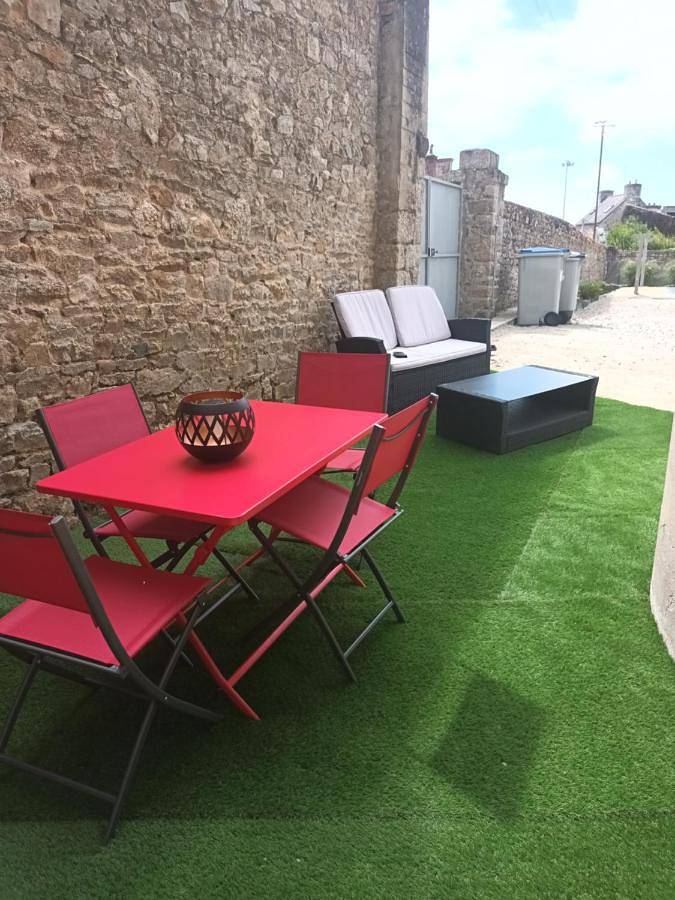 Gîte pour 4 personnes, avec jardin à Ploumagoar - 2