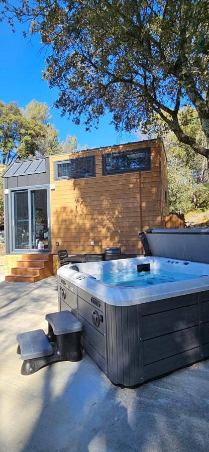 Gîte pour 2 personnes, avec Jacuzzi ainsi que Terrasse et Jardin