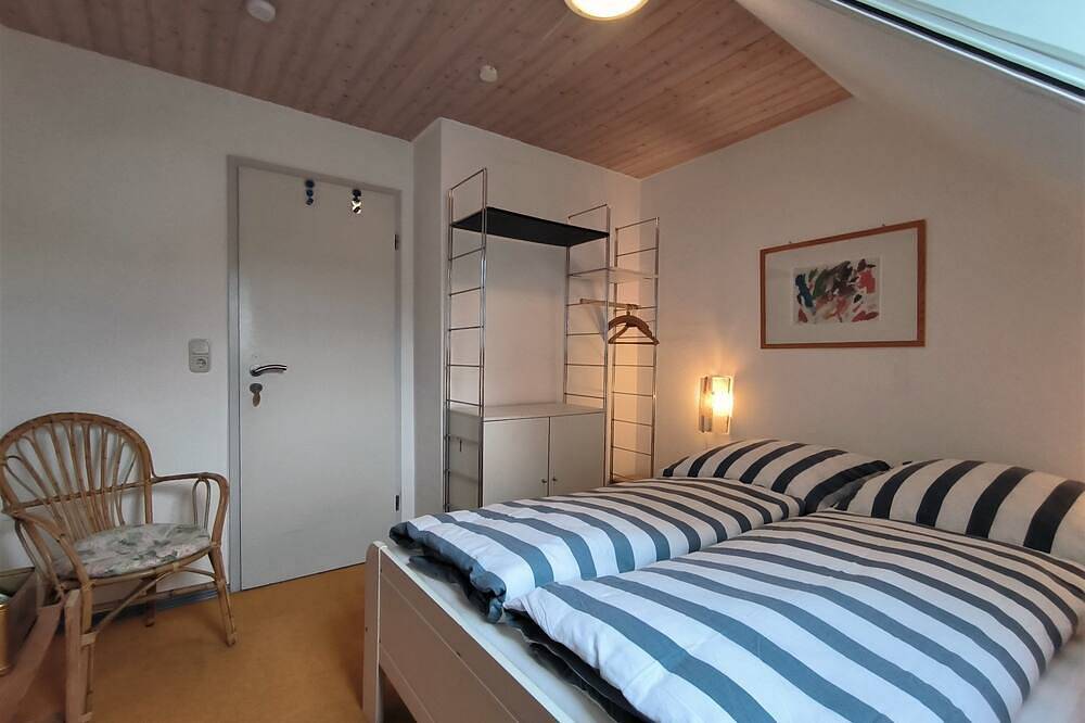 Ganze Wohnung, Neuhaus: Ferienzimmer für Wanderer - Privatzimmer Neuhaus in Sieverstedt, Grünes Binnenland