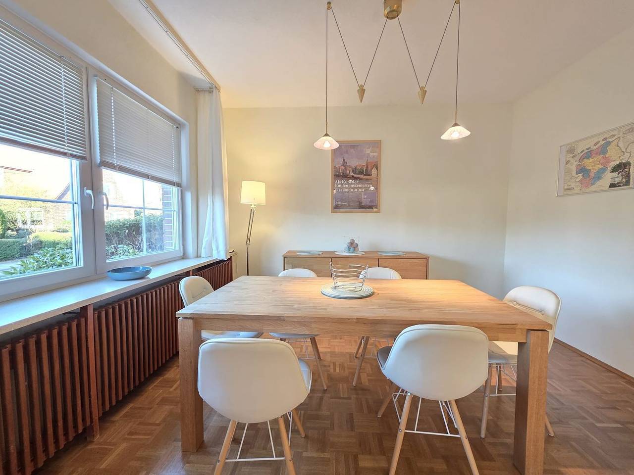 Freistehendes Ferienhaus mit Wintergarten, Garten und moderner Ausstattung in Norden, Norden und Umgebung