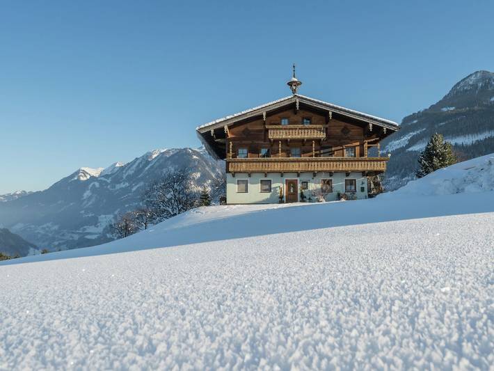 Ferienwohnung für 5 Personen, mit Balkon und Garten in Lend