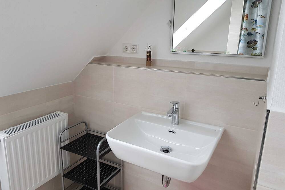 Ganze Wohnung, Klütz: Fewo mit 2 Schlafzimmern und modernem Bad - Ferienwohnung Klütz in Oeversee, Grünes Binnenland
