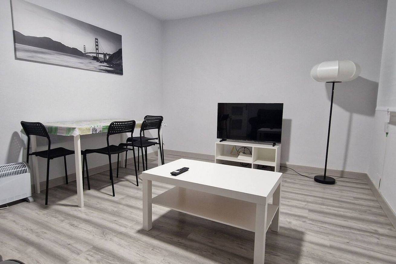 Apartamento entero, 1A114 Apartamento moderno de 3 habitaciones in Gijón, Costa Verde