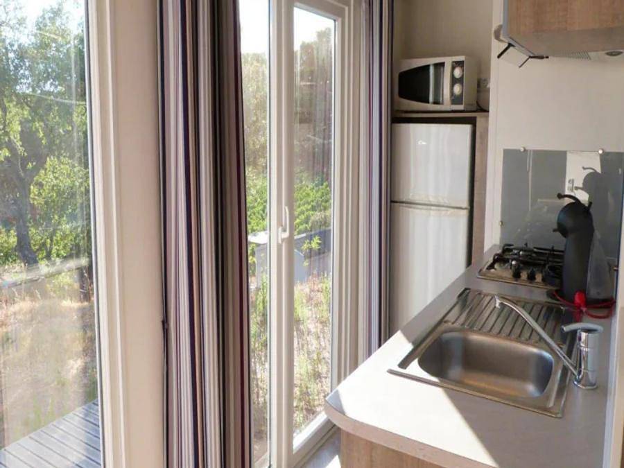 Camping Tikayan Les Cigales - Mobilheim 6 personen - Mobil Home Aqua 3 Zi 6 Pers Terrasse Halbüberdacht Clim Tv in Le Muy, Draguignan Region