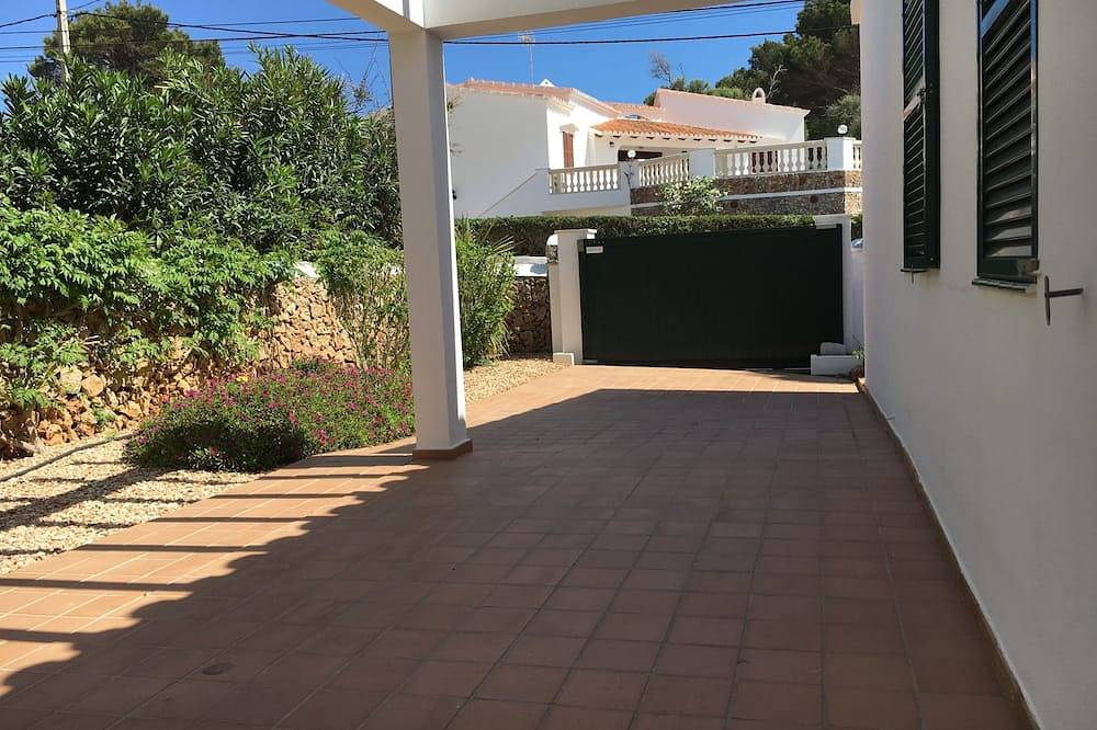 Hermosa Villa Con Piscina Privada Y Jardín Privado, ¡Encantadora Ubicación! in Cala en Porter, Municipio de Alaior