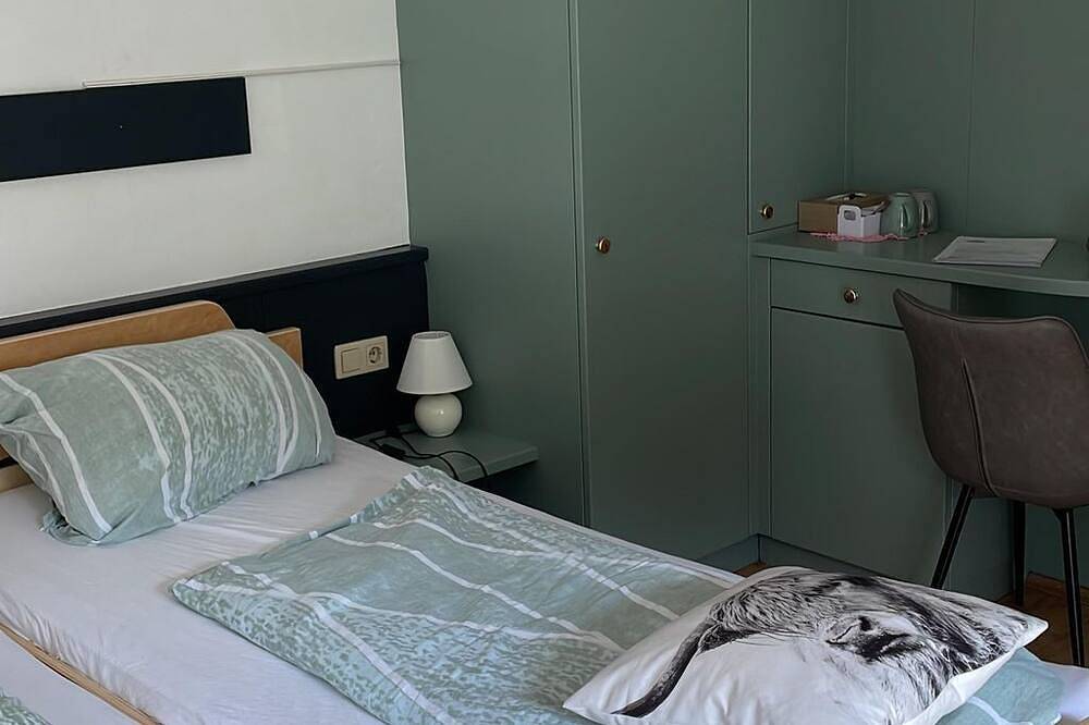 Doppelzimmer, Dusche, Wc, Bergseite - Mölltaler Appartements in Stall, Bezirk Spittal an der Drau