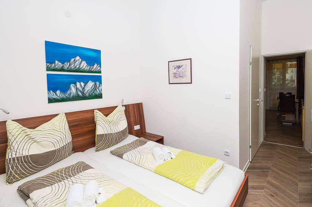 Ganze Wohnung, Neue Ferienwohnung mit Terrasse in der Nähe vom Schönbrunn/Zoo und U4 in Wien, Wienerwald