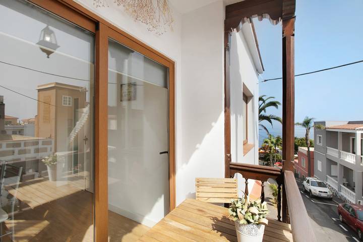 Vacation Home 'Casa Micaela 2' with Sea View, Terrace, Balcony & Wi-Fi in San Nicolás, El Sauzal