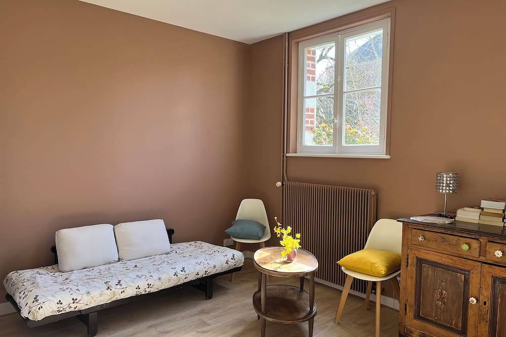 Vrbo Property in Onzain, Région de Blois