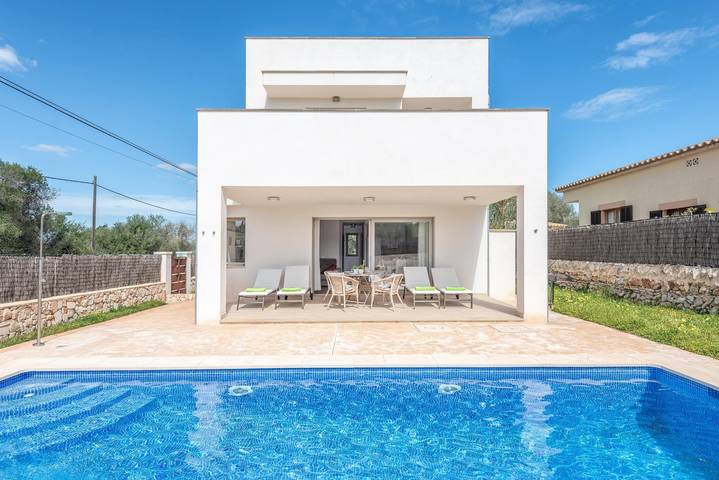 Ferienhaus für 4 Personen, mit Terrasse in Cala Llombards