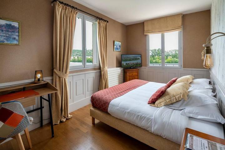 Hôtel pour 2 personnes, avec jardin, animaux acceptés à Condrieu - 3
