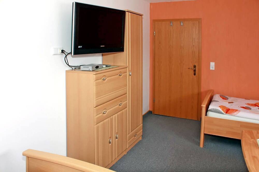 Ganze Wohnung, Ferienwohnung Brandshagen - Ferienwohnung in Sundhagen, Stralsund Umland