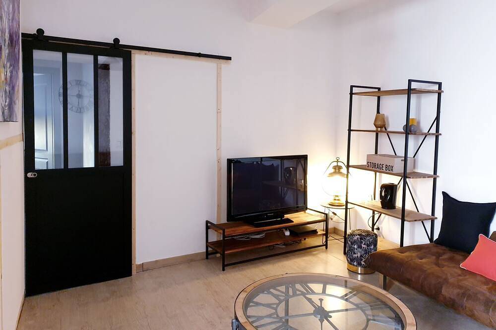 Suite Lit Queen Size avec salon privée et terrasse in Soual, Région de Castres