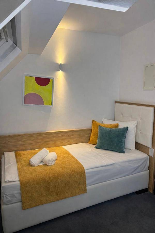 Alpha & Omega Hotel Stuttgart - air-conditioned in Stuttgart, Región Stuttgart