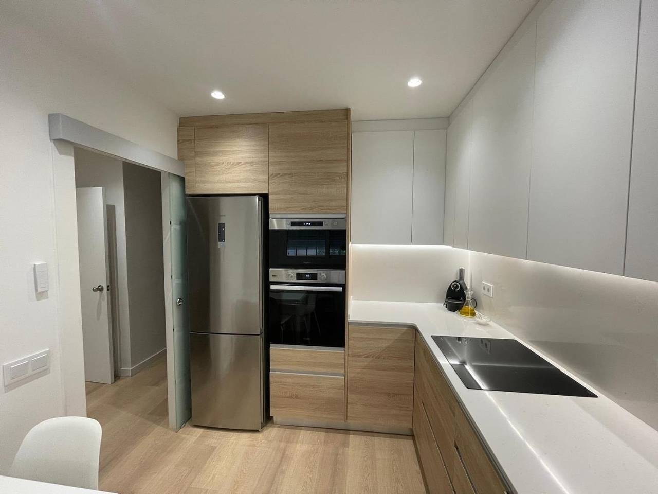 Acogedora Habitación cerca de Restaurante y Río - WiFi, AC, Cocina in San Cugat del Vallés, Interior de Barcelona