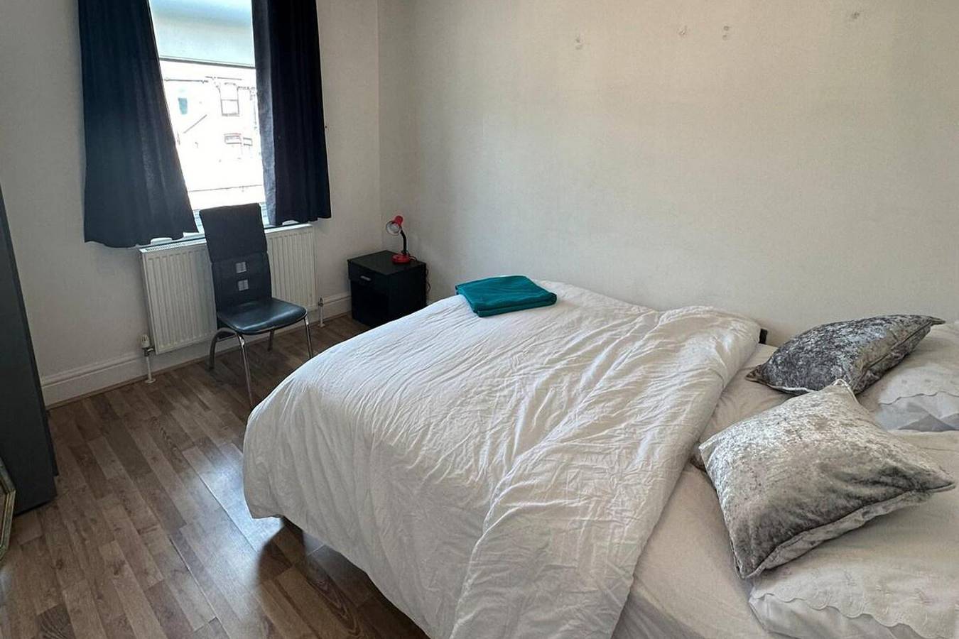 4 Bed House - Sleeps 10 - Garden - Parking - Wifi in South Yorkshire