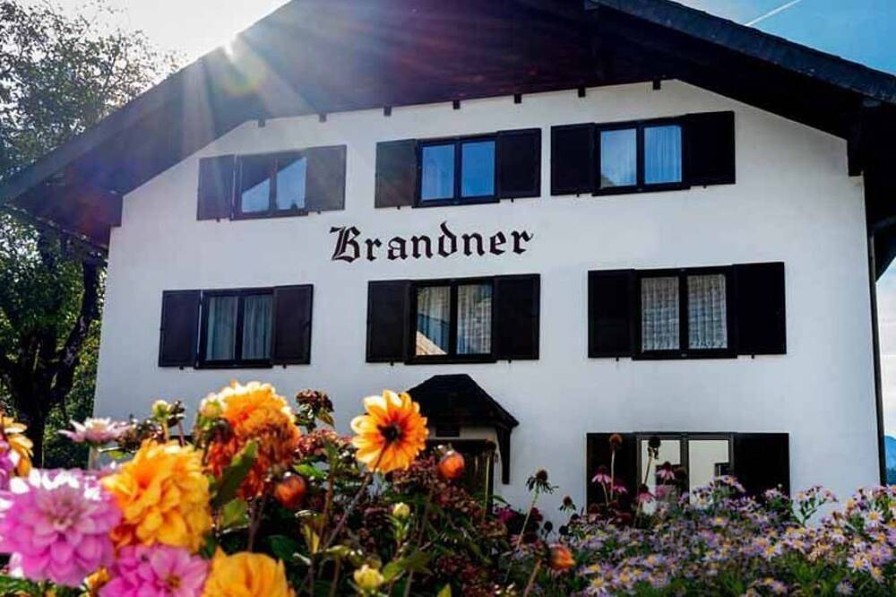 Ganze Wohnung, Doppelzimmer mit Balkon 11 - Brandnerhof in Weyregg am Attersee, Traunviertel