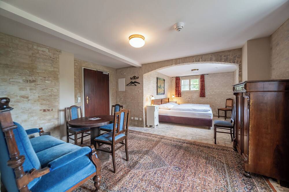 Ganze Wohnung, Ferienwohnung im Grünen gelegenen Gutshaus Lietzow nahe Berlin in Nauen, Havelland