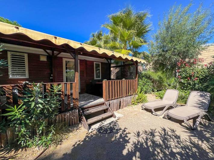 Camping für 5 Personen, mit Whirlpool und Terrasse sowie Garten und Pool in Pampelonne