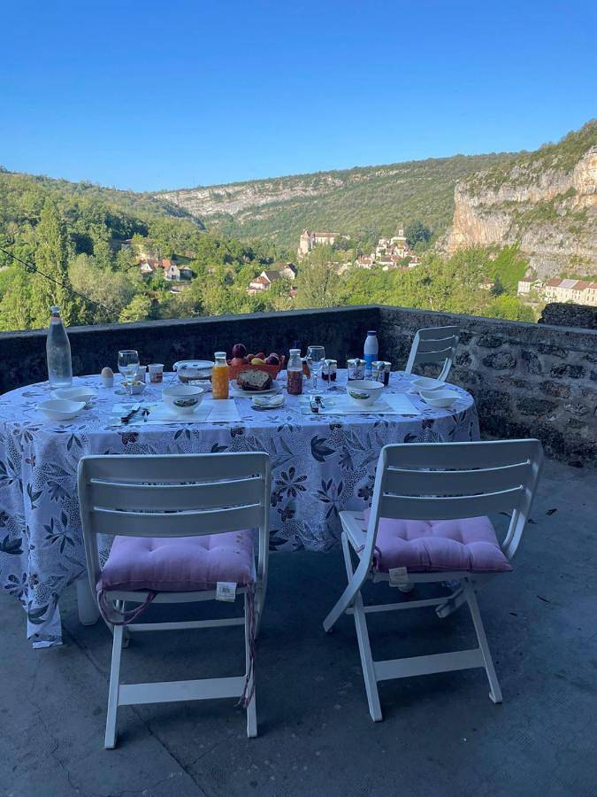 Location de vacances pour 2 personnes, avec vue et terrasse à Cabrerets - 3