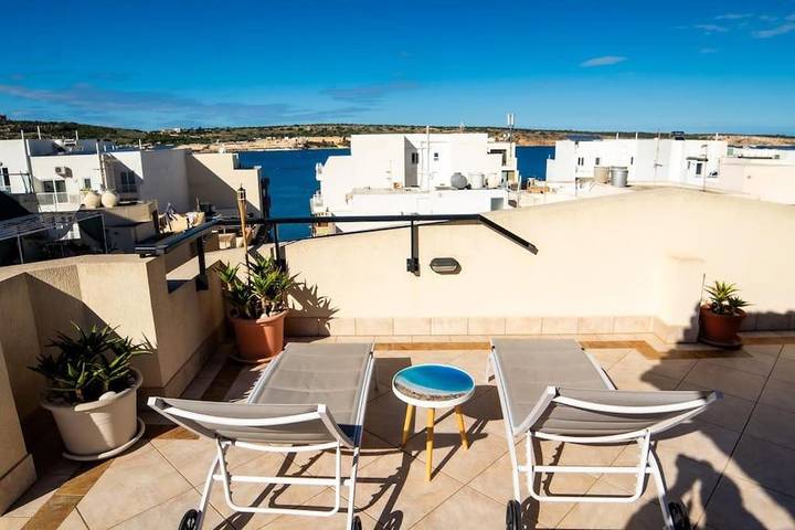 Ferienwohnung für 8 Personen, mit Pool und Balkon sowie Whirlpool