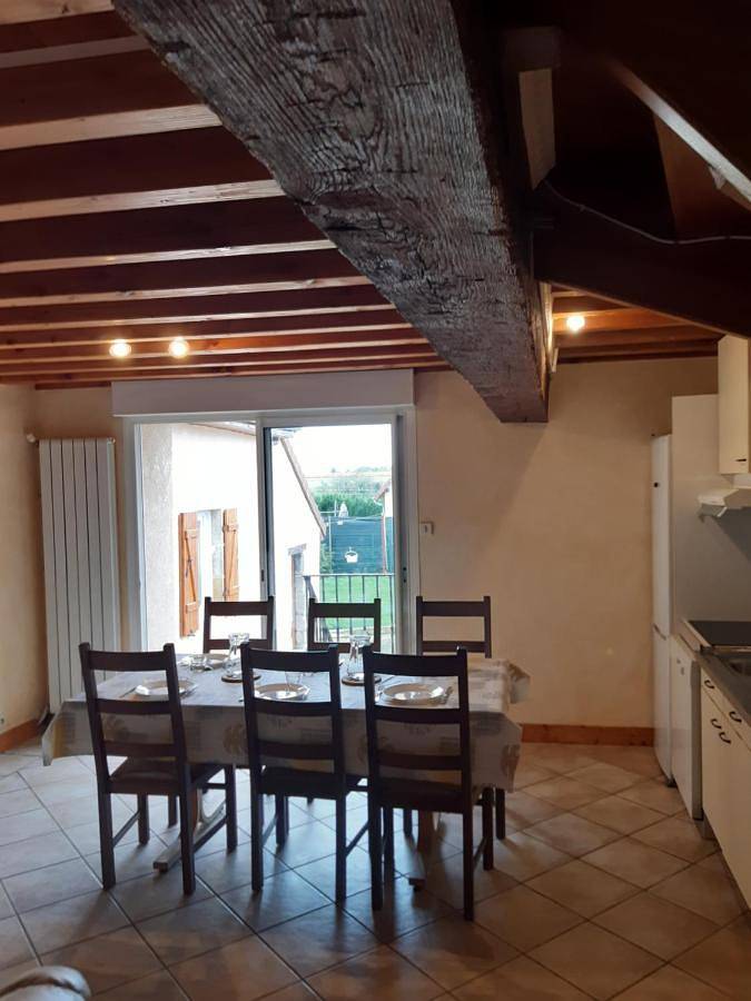 Location de vacances pour 6 personnes, avec terrasse et jardin à Besson - 4
