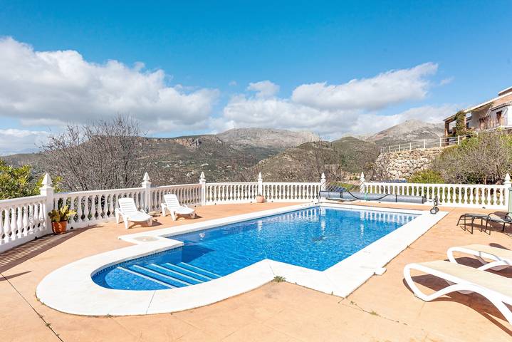 Ferienhaus für 6 Personen, mit Balkon und Garten sowie Seeblick