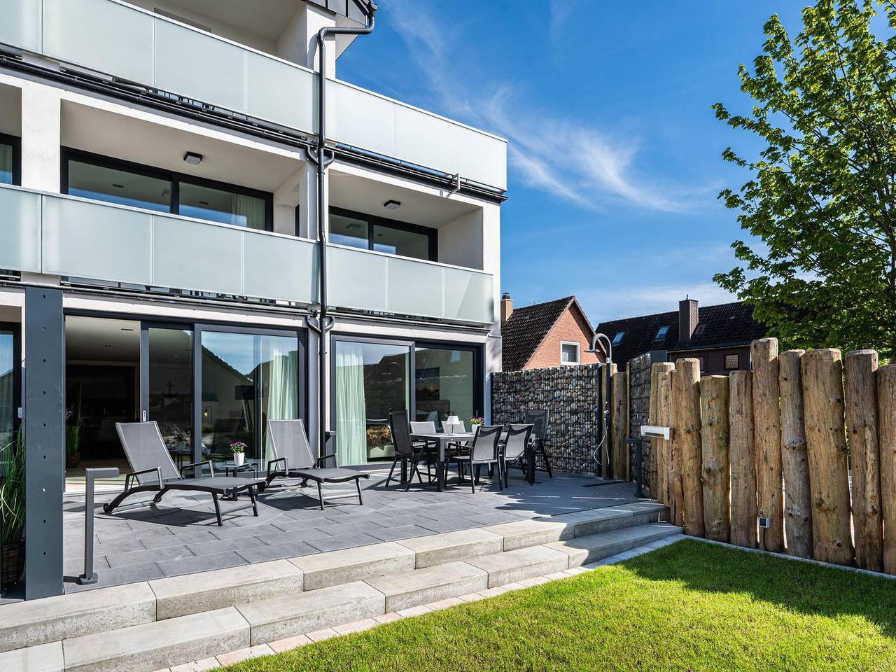Ganze Wohnung, Inseltörn Wohnung 2 – Terrasse, Außendusche & Eintritt ins Schwimmbad inkl. in Büsum, Dithmarschen