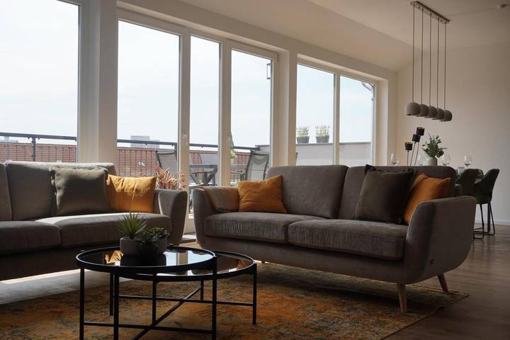 Ferienwohnung für 6 Personen, mit Balkon und Terrasse sowie Ausblick in Zoo Leipzig